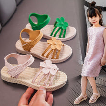 Load image into Gallery viewer, Girls Soft Bottom Flowers Design Sandals