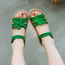 Load image into Gallery viewer, Girls Soft Bottom Flowers Design Sandals