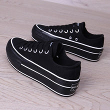 Load image into Gallery viewer, Women Canvas Slip On Platform Pumps