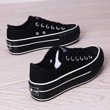 Load image into Gallery viewer, Women Canvas Slip On Platform Pumps