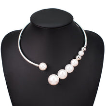 Load image into Gallery viewer, Metal Simulated Large Pearl Choker Necklace