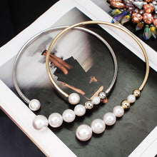 Load image into Gallery viewer, Metal Simulated Large Pearl Choker Necklace