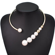 Load image into Gallery viewer, Metal Simulated Large Pearl Choker Necklace