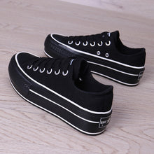 Load image into Gallery viewer, Women Canvas Slip On Platform Pumps