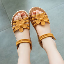Load image into Gallery viewer, Girls Soft Bottom Flowers Design Sandals