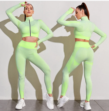 Load image into Gallery viewer, Seamless Women Yoga Workout Sportswear Sets
