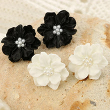Load image into Gallery viewer, Woman Simulated Pearl Flower Stud Earrings freeshipping - Tyche Ace