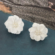 Load image into Gallery viewer, Woman Simulated Pearl Flower Stud Earrings freeshipping - Tyche Ace