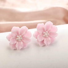 Load image into Gallery viewer, Woman Simulated Pearl Flower Stud Earrings freeshipping - Tyche Ace