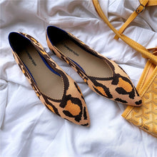 Load image into Gallery viewer, Knitted Fabric Comfortable Flat Pointed Toe Breathable Pumps

