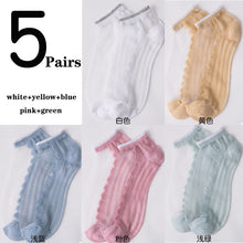 Load image into Gallery viewer, 5 Pairs Ultra Thin Transparent Daisy Flower Design Ankle Socks freeshipping - Tyche Ace
