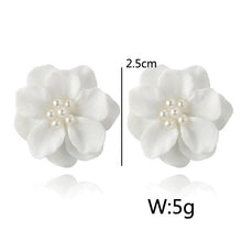 Load image into Gallery viewer, Woman Simulated Pearl Flower Stud Earrings freeshipping - Tyche Ace
