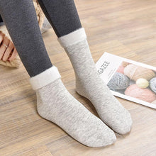 Load image into Gallery viewer, Women Winter Warm Cotton Plus Velvet Breathable Sweat-Absorbing Socks freeshipping - Tyche Ace
